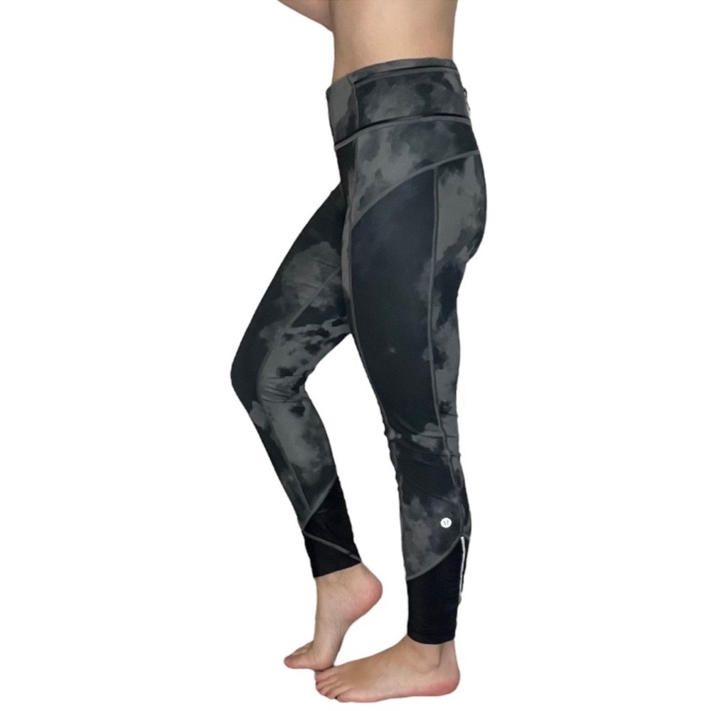Lululemon Pace Queen 7/8 Tight Blooming Pixie White Black Size 8